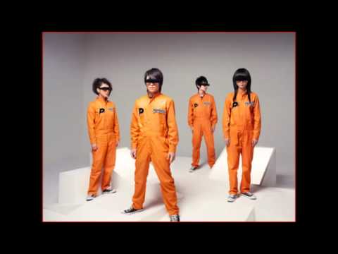 Videoclip de Commodoll — POLYSICS