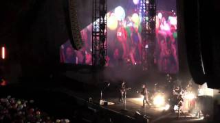 preview picture of video 'Coldplay@Udine 31 08 2009 - Intro + Life in Technicolor'