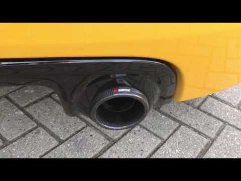 Renault Clio rs Akrapovic exhaust revving super sound