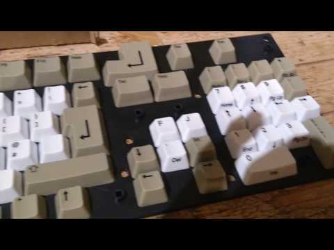 New Kickstarter Amiga 1200 Keycaps. First Look.