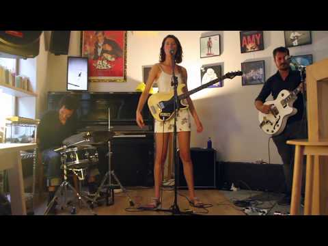 ALRIGHT GANDHI   BAR BELMONDO #bloomsdayleones