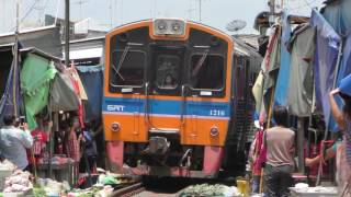 [Thai SRT]Maeklong Railway Folding Umbrella Market