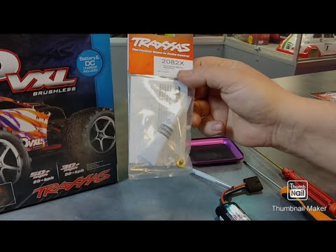 RC SERVO TUTORIAL: SWITCHING SPROCKETS FOR TRAXXAS MINI E REVO 1/16 VXL SERVO IN SPANISH
