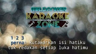Download lagu Club eighties cinta dan luka (karaoke version) tanpa vokal mp3 Download lagu Club eighties cinta dan luka (karaoke version) tanpa vokal mp3