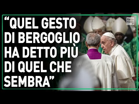 Bergoglio partecipa a un rito pagano? ▷ Cionci rivela: "Quell'atto grande segno sul Codice Ratzinger"