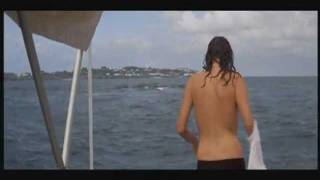 Жаклин Биссет в фильме "Бездна"