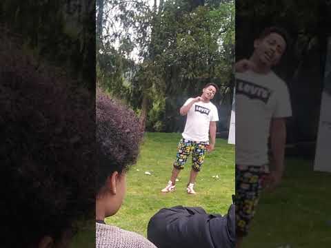 የቴዲ ታደሰ ዳዊት መለሰ አዲስ ለገሰ ዘፈኖችን በአፄ ትንሱ በሚገርም ብቃት ሲጫወተው