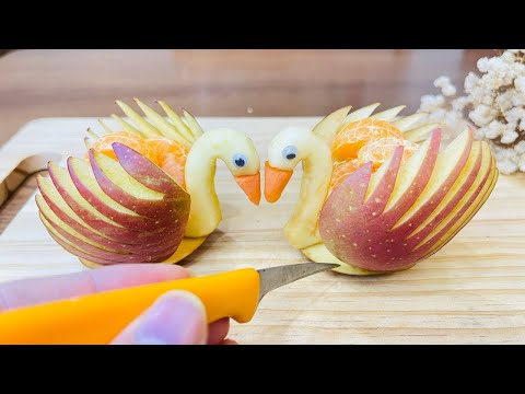 Elegantes Frucht Dessert – Schwan aus Apfel kunstvoll geschnitzt