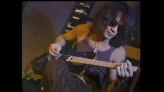 A glimpse of “Van Halen III” guitar riffs revealed by Ed himself.