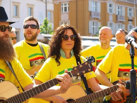 Barbara Zanetti - I'll Play That Guitar Anyway