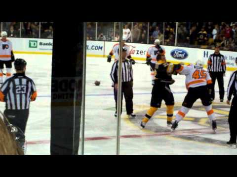 Flyers fight.MOV