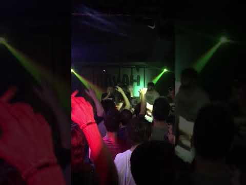 90 BPM ft. Ağaçkakan-Tanıyorum Seni ( Kadıköy Nayah 2018 Canlı Performans )