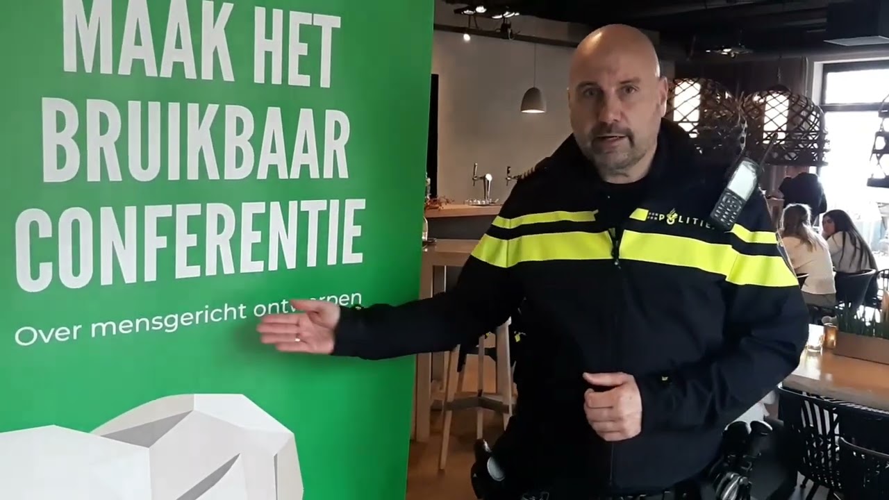 politie Mobiel Media Lab bij de Maak het Bruikbaar Conferentie van Gebruiker Centraal