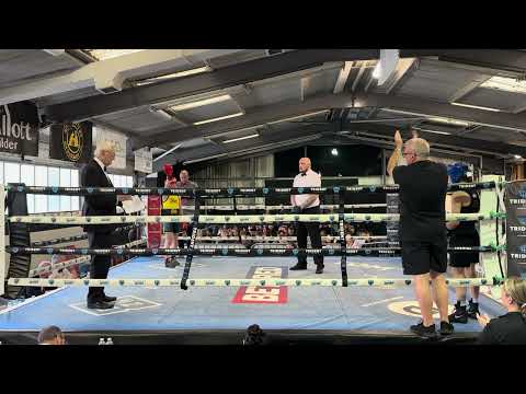 Layla Williams vs Tayla Sung | Amateur Boxing Bout
