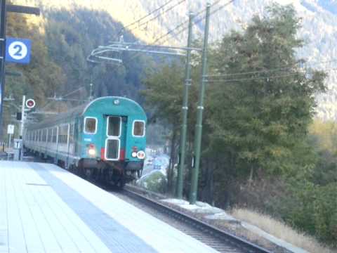 Trenitalia: R 10958 with E 464 reaching Mühlbach/Rio di Pusteria