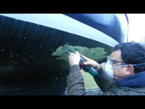 Antifouling mit Elektroschaber abziehen