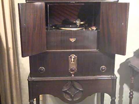 CARL FENTON BENNIE KRUEGER - I DON'T WANT TO GET MARRIED - ROARING 20'S VICTROLA RADIOLA