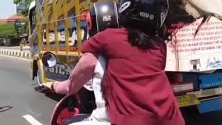 Download lagu Ciwi-Ciwi ikut nyodrek Truk//Cocok Buat Story Wa🤙 mp3 Download lagu Ciwi-Ciwi ikut nyodrek Truk//Cocok Buat Story Wa🤙 mp3