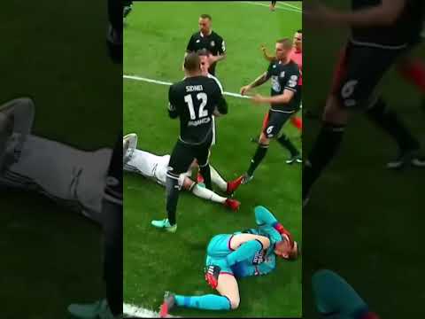 dont let ramos get in a fight 💪 😤 #football #fight #ramos #realmadrid #subscribe #shorts