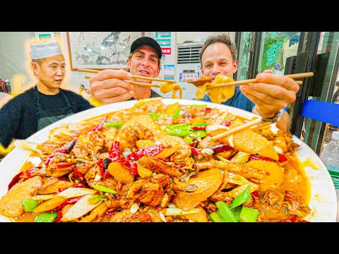 MUSLIM Chinese Street Food Tour in Xi'an, China (Silk Road Series Begins!)
