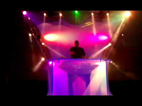 sway getting down at the OEC Amp..