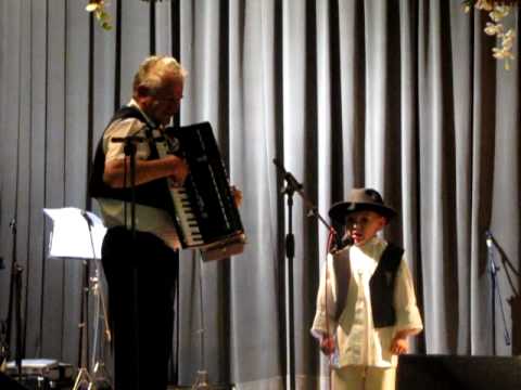 Dino Miklaužić(4g) i deda Rado-Veselo veselo zagorci