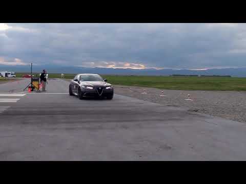 Alfa romeo Giulia Quadrifoglio vs BMW i8