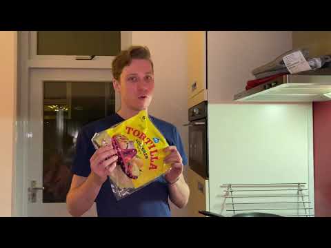 Cooking with Gerardus - Daan makes a burrito