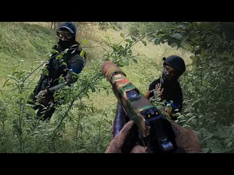 Filmed from a Bush. Airsoft sniper goes COMPLETELY UNDETECTED.
