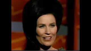 Loretta Lynn   Wings Upon Your Horns   Hee Haw 1969