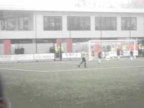 Leroy Brank zet Jodan Boys op 1 0 tegen Kloetinge