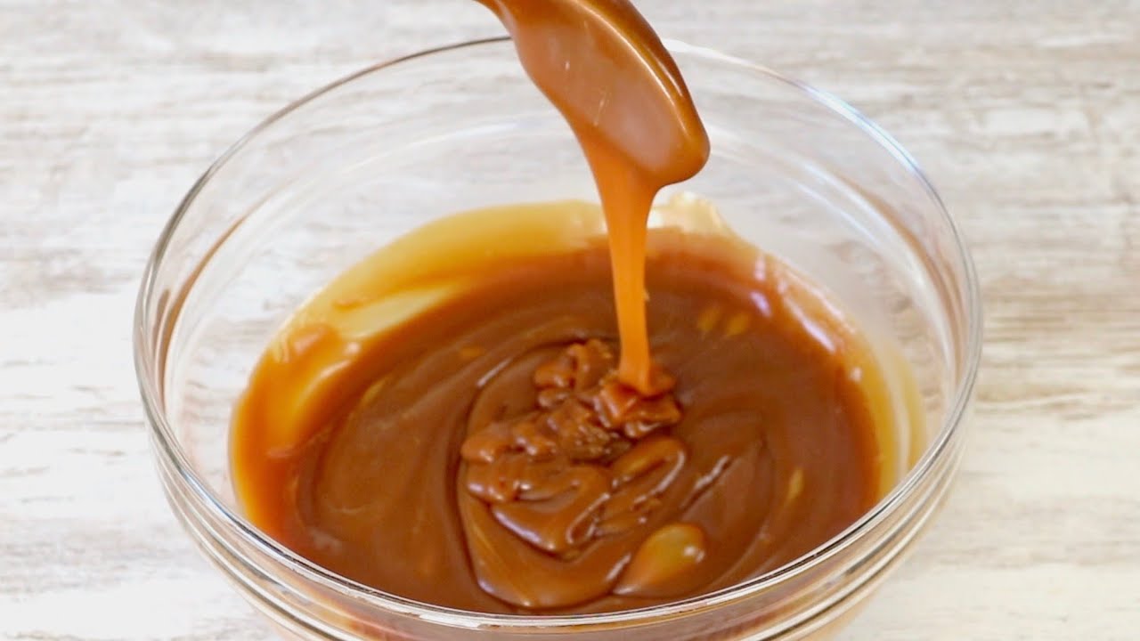 Watch Now Cómo hacer Salsa Toffee o Salsa de Caramelo para Café, Helados y Postres. Cómo hacer Salsa Toffee o Salsa de Caramelo para Café, Helados y Postres.