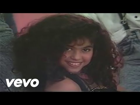 Lejos De Tu Amor - Shakira