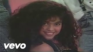 Shakira - Lejos De Tú Amor