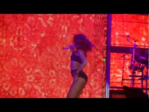 Rihanna - Te Amo (Loud Tour em Brasília, Brasil 21.09.2011)