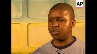 Puppet show comments on Kenyan politics