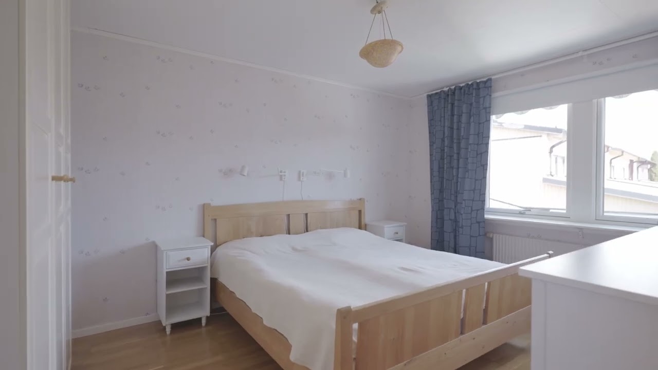 5 rum Radhus på Herdevägen 20 Prästgårdsmarken Upplands Väsby kommun - video