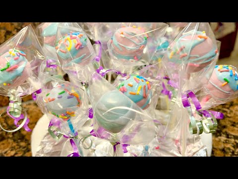 Easy brownie cake pops recipe DIY edible party favor giveaways!  #brownie #cakepops #partyfavors