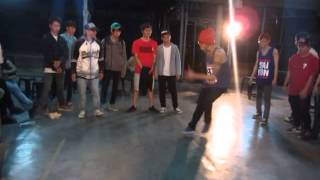 BBoy Scoot (One Style Crew) VS BBoy J (Five Style Crew) [Semi-Final] - Feeling the Beat