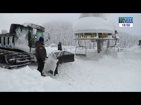 Maltempo, Abetone in Toscana sepolto dalla neve. Allerta gialla in Liguria e Toscana