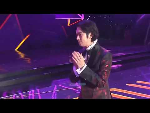 Heechul Accept the Award for EXO for Winning Hallyu Special Award Bonsang in SMA