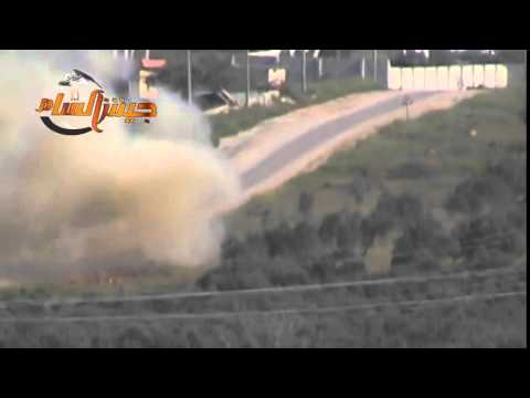 لحظة اصابة عناصر لقوات النظام جانب معسكر المسطومة جراء استهداف المعسكر بقذائف الهاون من قبل جيش الشام