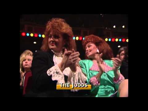 Reba McEntire Wins Country Female - AMA 1989