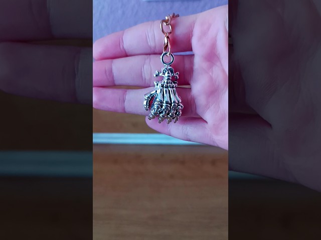 Vídeo relacionado con VisageVitalit Collar De Esqueleto Gótico De Acero Inoxidable, Collar Colgante De Calavera