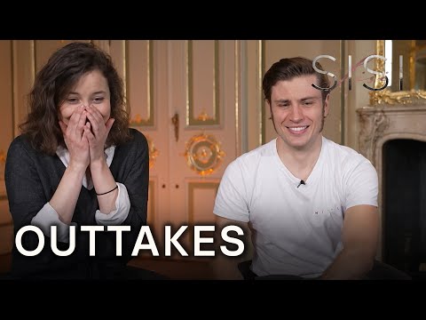 The funniest outtakes from season 1 😂 | Sisi