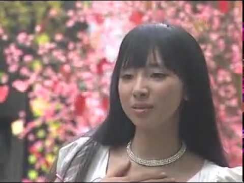 Thể hiện bởi Khánh Hà