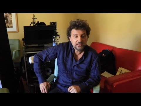 Pieraccioni-show dopo le riprese del film a Prato: "Vorrei una fidanzata pratese, ma..."