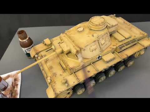 Painting ,chipping and weathering German WWII North African Tanks (Using 1/16 Das Werk Panzer III)