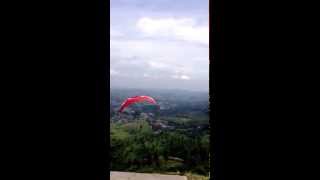 preview picture of video 'Puncak West Java Parasailing From Mountain Top'