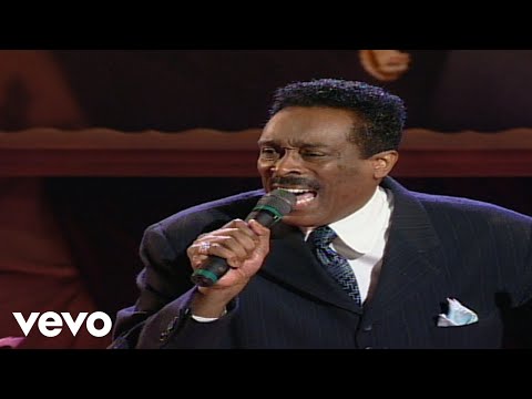 Bill & Gloria Gaither - Leaving On My Mind [Live] ft. Jessy Dixon